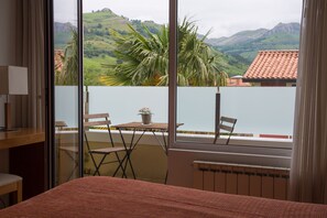 View from property - Hotel Miera  (Liérganes)