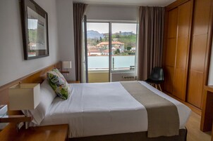 Quarto casal standard | Wi-Fi de cortesia, roupa de cama