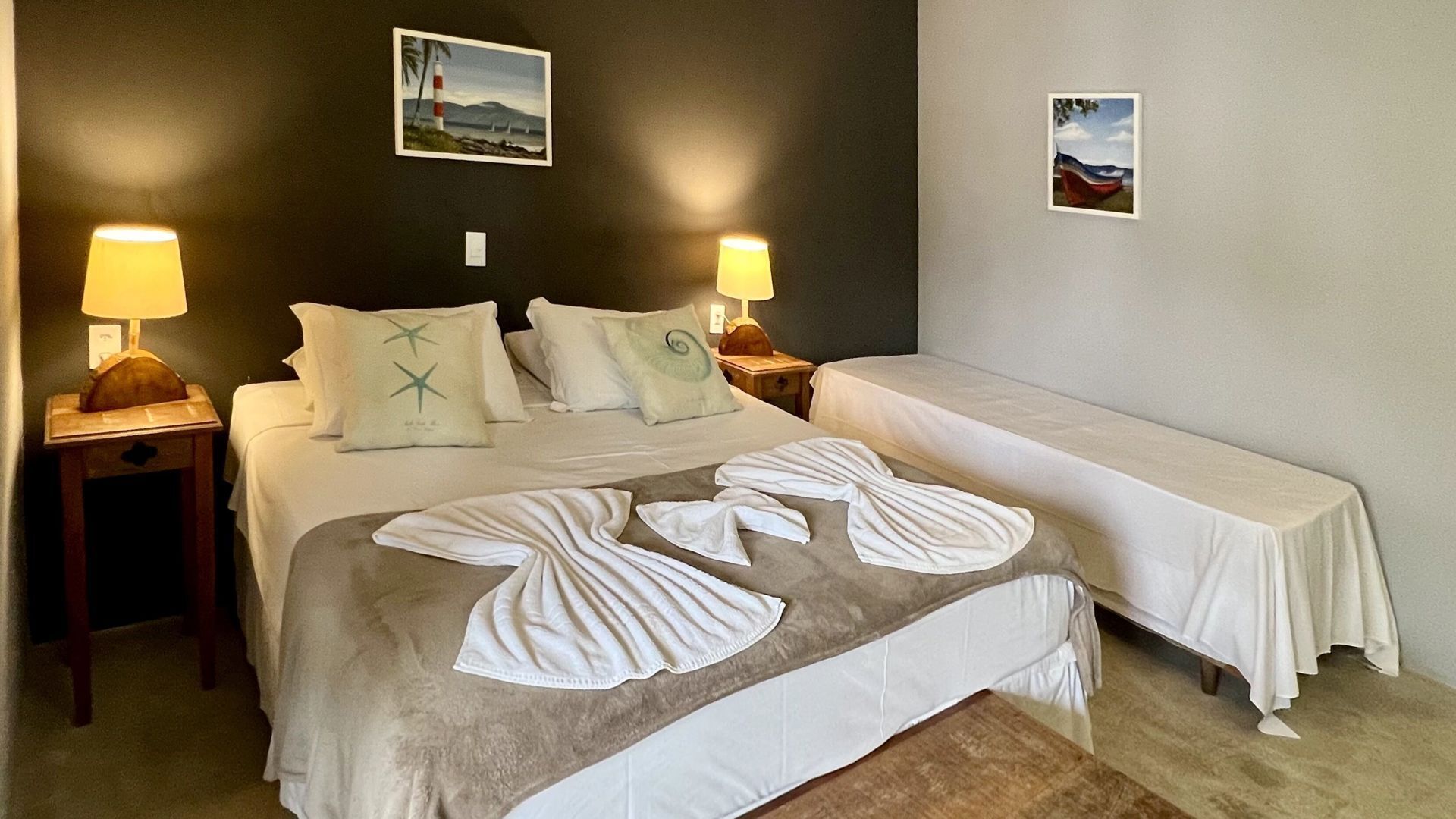 Minibar, laptop workspace, travel cot, free WiFi