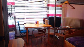 Bügeleisen/Bügelbrett, kostenloses WLAN