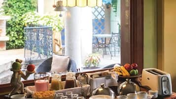 Daily continental breakfast (USD 10 per person)