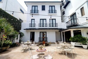 Front of property - Casa García (Samborondon)