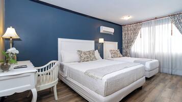 Double Room, 2 Twin Beds | Down comforters, pillowtop beds, in-room safe, individually furnished