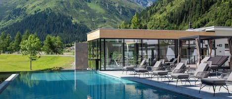 Outdoor pool, sun loungers