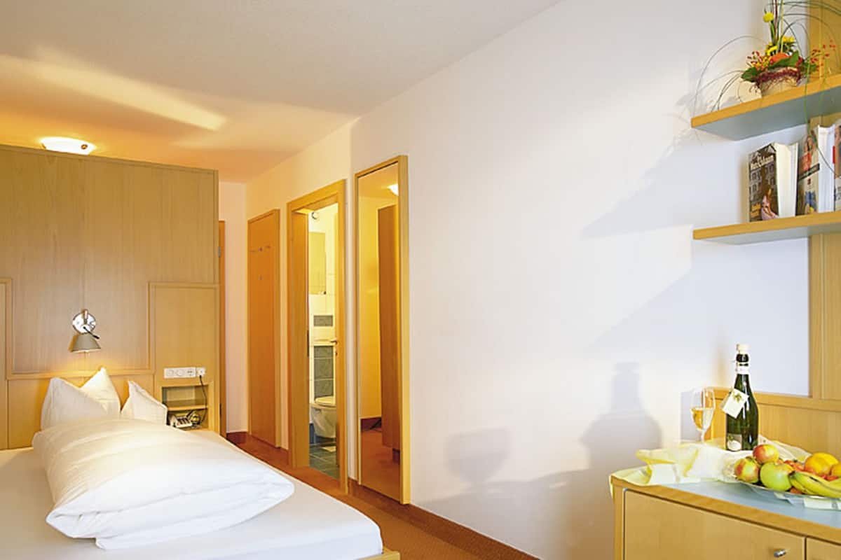Standard Single Room | In-room safe, desk, free WiFi, bed sheets