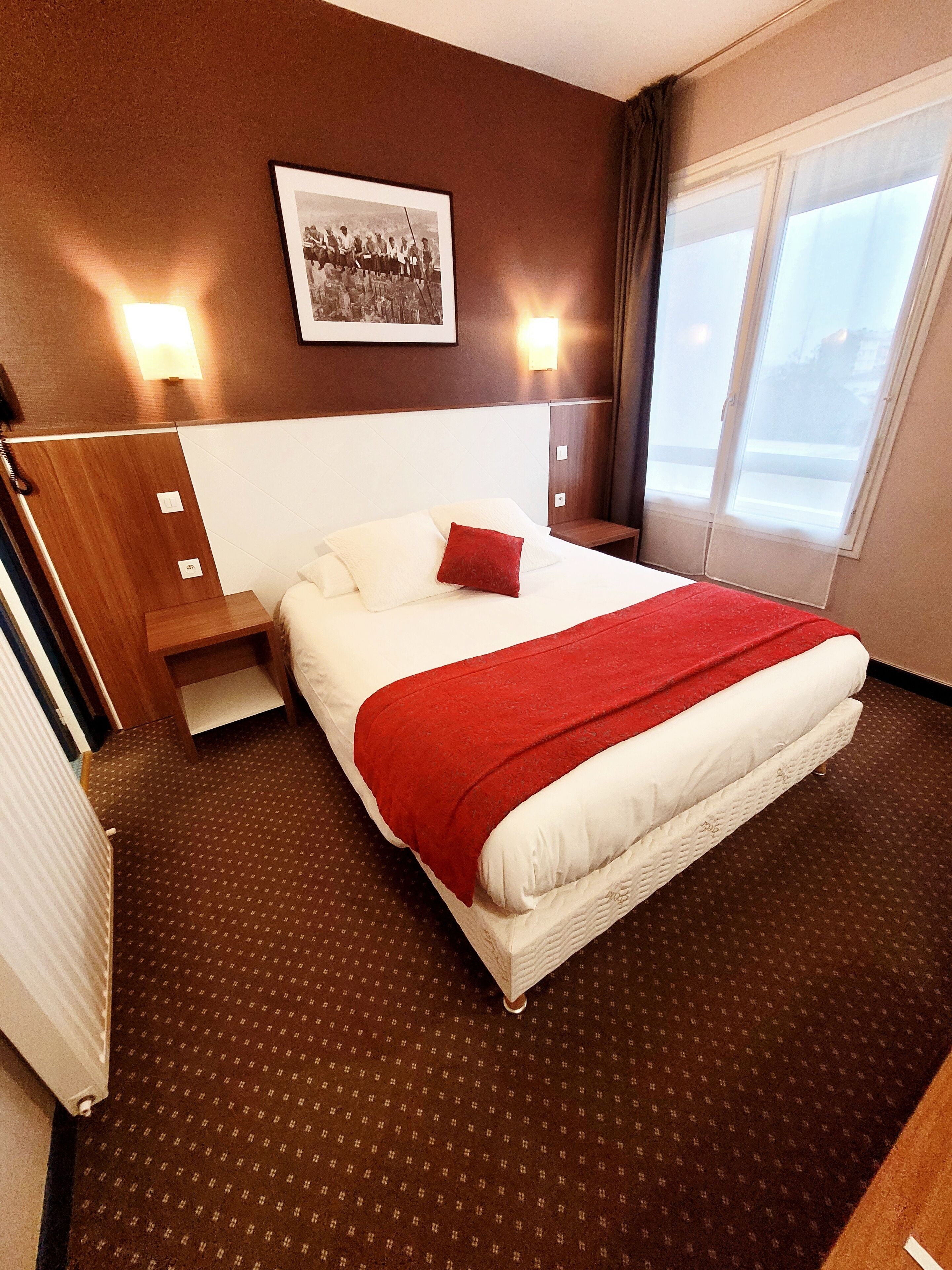 Classic Double Room, 1 Queen Bed, Air conditioning | Premium bedding, Select Comfort beds, desk, free WiFi