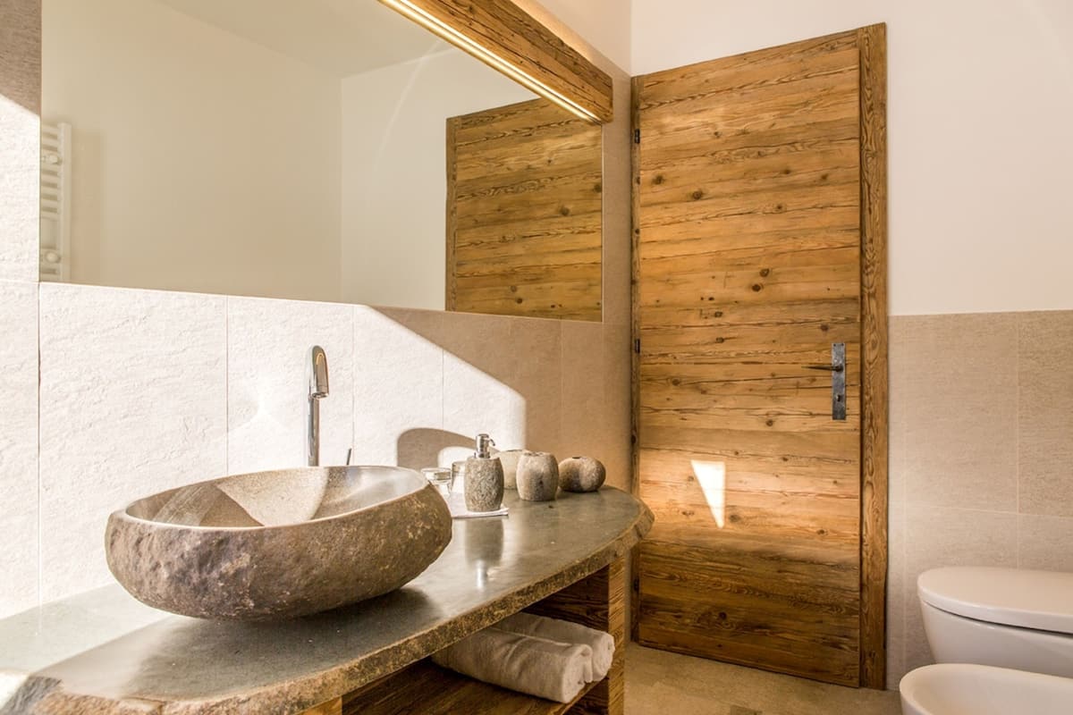 free toiletries, hair dryer, bidet, towels