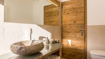 Free toiletries, hair dryer, bidet, towels