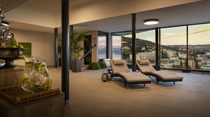 Couples treatment room(s), sauna, hot tub, Turkish bath/hammam