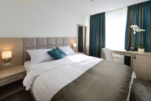 Standard Twin Room, Park View | View from room