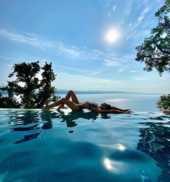 Indoor pool, seasonal outdoor pool