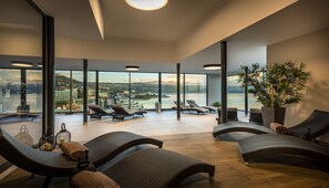 Couples treatment room(s), sauna, hot tub, Turkish bath/hammam