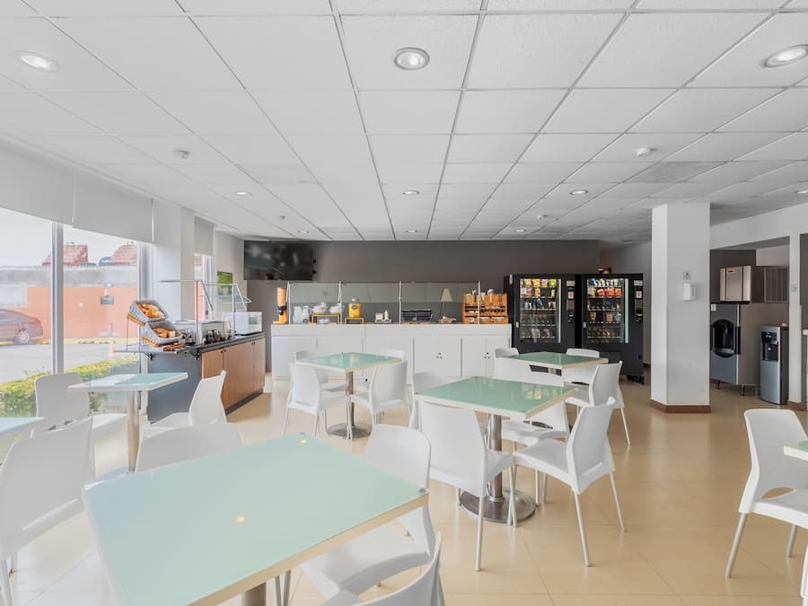 Sudah termasuk sarapan ala kontinental setiap hari