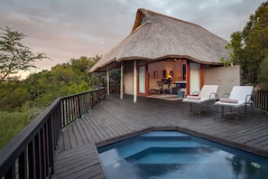 Luxury Suite | Terrace/patio - Kichaka Luxury Game Lodge (Grahamstown)