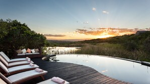 Outdoor pool - Kichaka Luxury Game Lodge (Grahamstown)