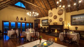 Restaurant - Kichaka Luxury Game Lodge (Grahamstown)