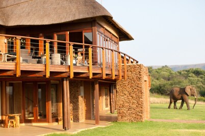 African Hills Safari Lodge & Spa