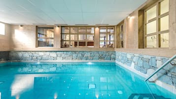 Piscine couverte, piscine extérieure