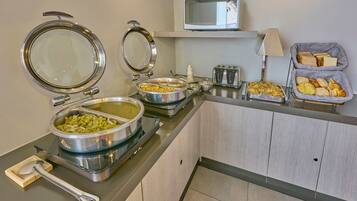 Free daily continental breakfast