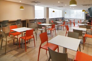 Desayuno continental incluido todos los días 