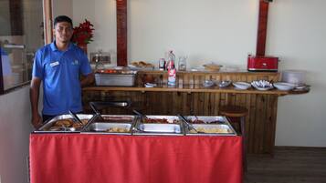 Desayuno completo (HNL 300 por persona)