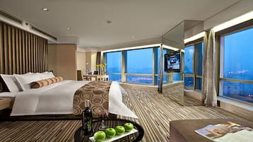 Premium bedding, down duvets, pillow-top beds, minibar