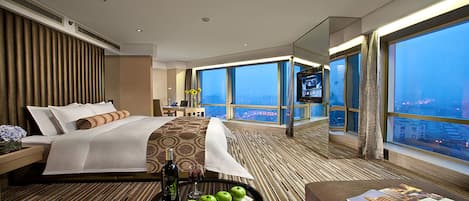 Premium bedding, down duvets, pillow-top beds, minibar