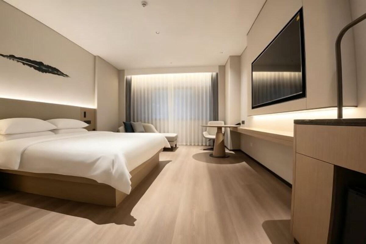 Tempur-Pedic-senger, minibar, safe på rommet og skrivebord