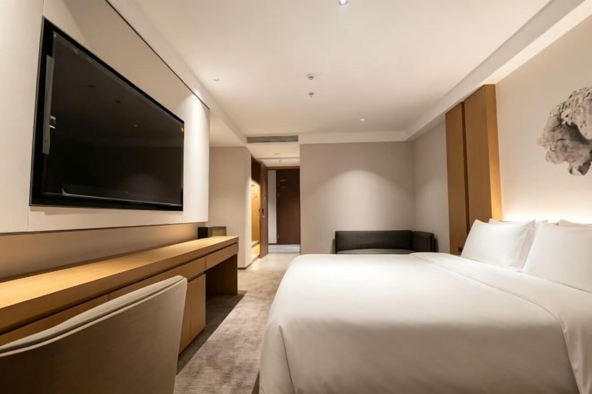 Tempur-Pedic-senger, minibar, safe på rommet og skrivebord