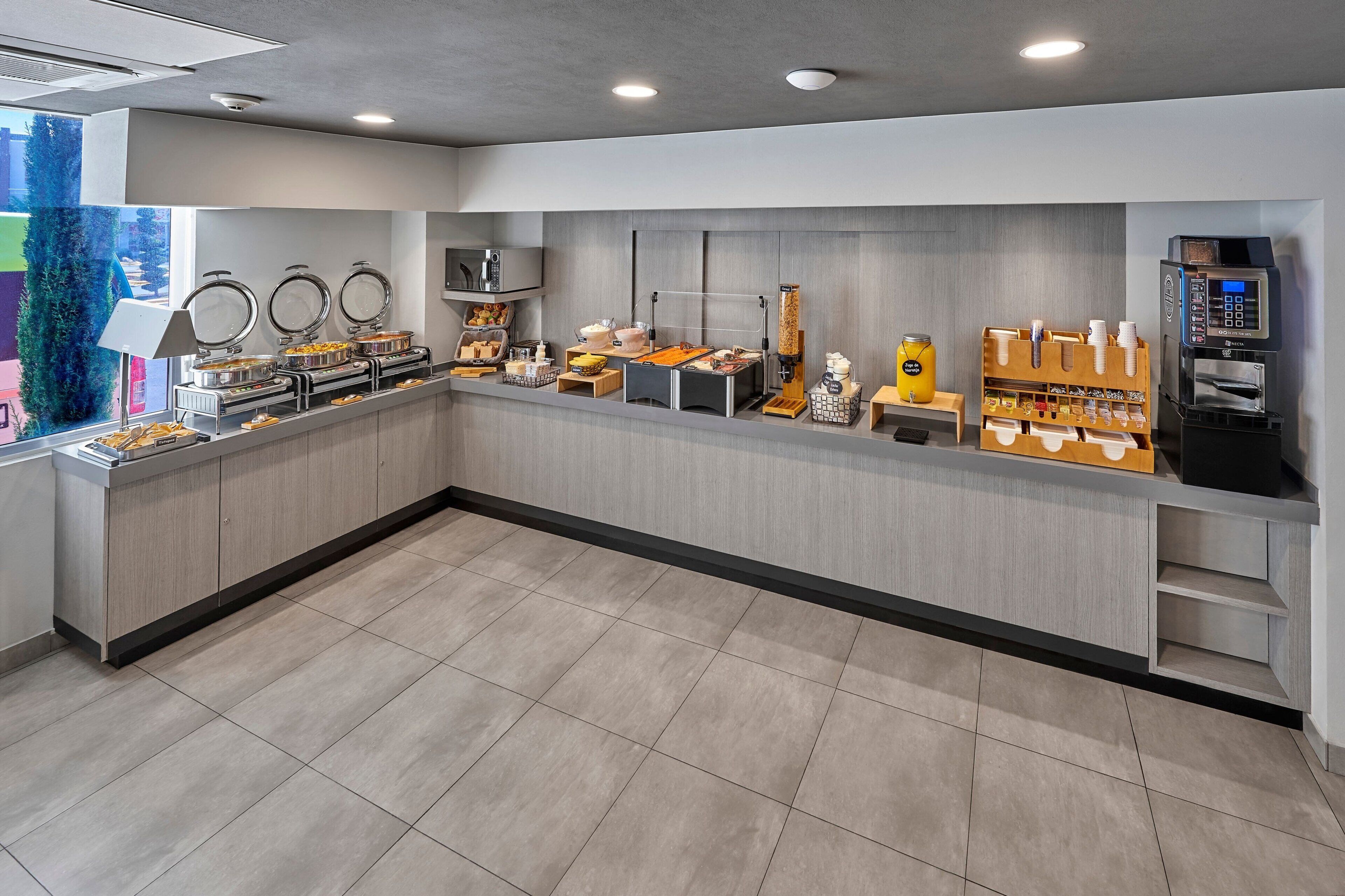 Desayuno continental gratuito y diario