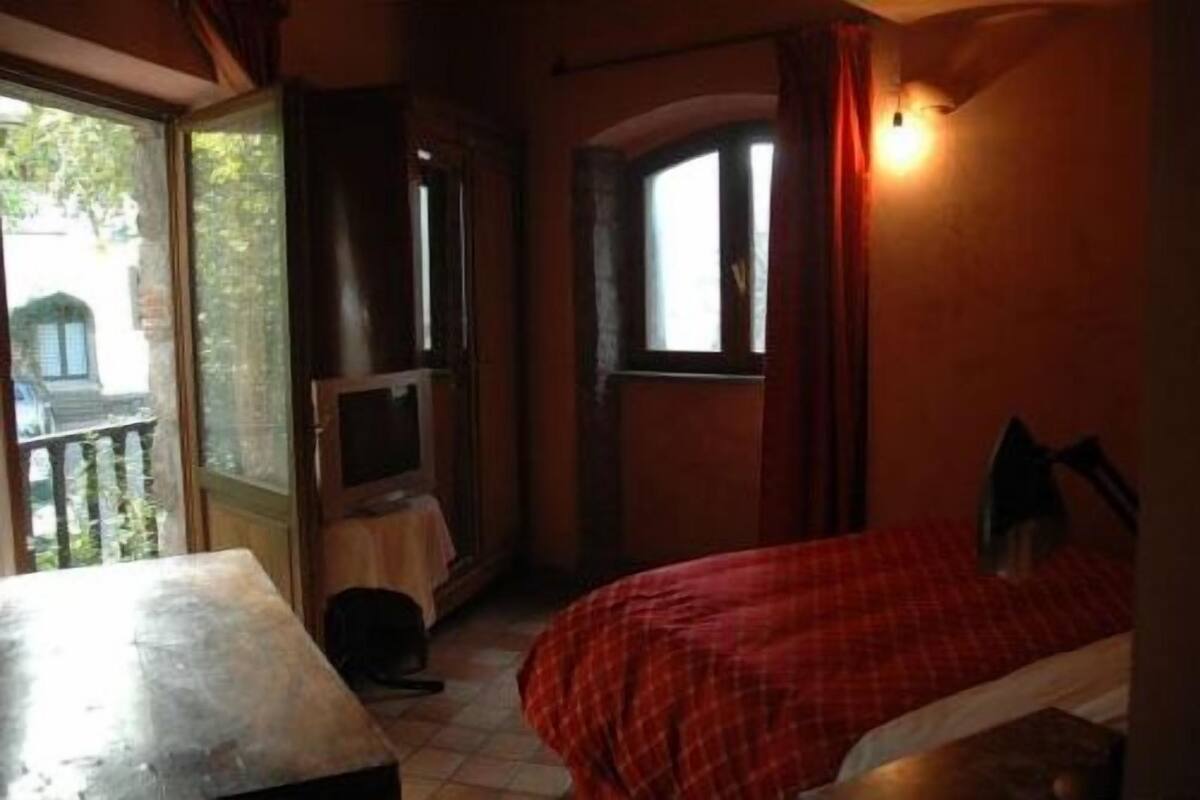 Single Room, Garden View