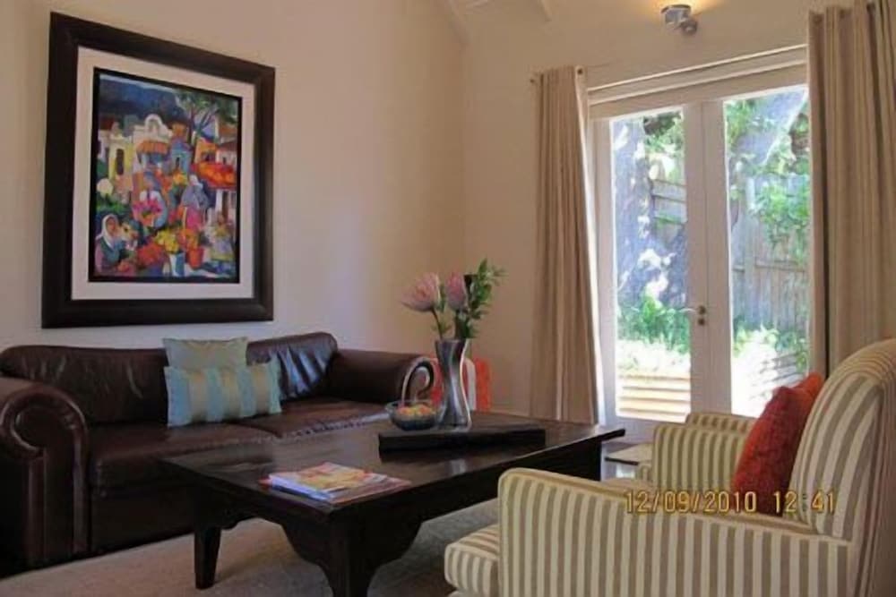 Four Rosmead Boutique Guest House by null