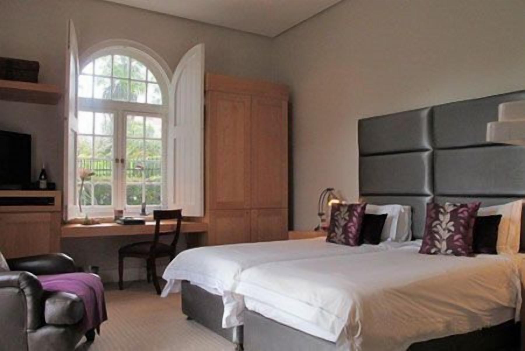 1 bedroom, premium bedding, minibar, in-room safe