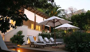 Sundeck - Four Rosmead (Cape Town)