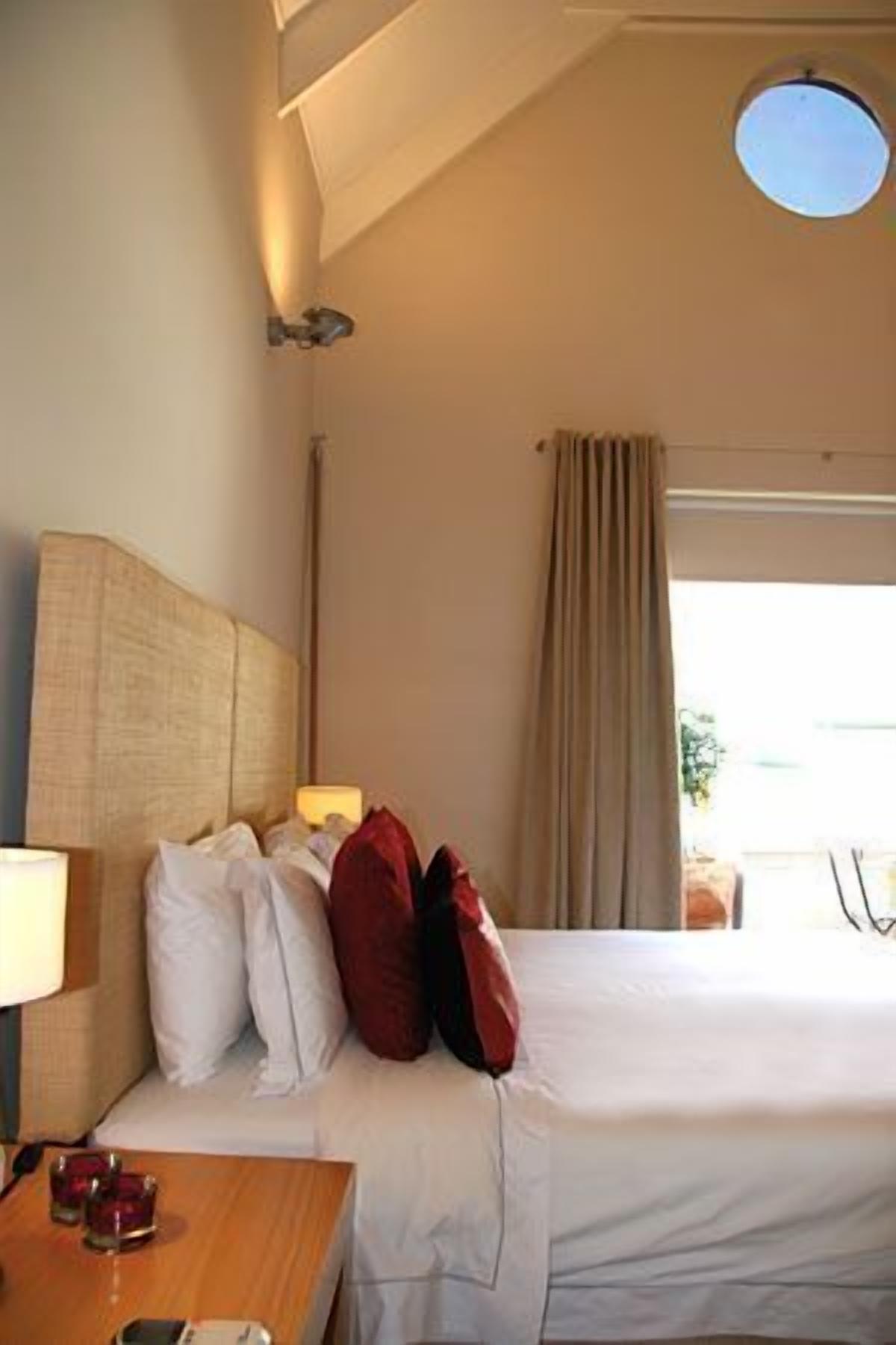 1 bedroom, premium bedding, minibar, in-room safe