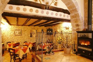 Dinner served - Il Castello (Petralia Sottana)