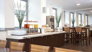Free breakfast  - Hostel Köln (Cologne)