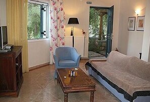 Télévision LCD de 22 pouces avec chaînes par satellite, télévision