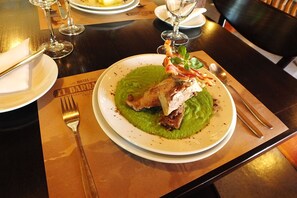 Unclassified image, 5 of 36, button - Hotel El Barranco (Futaleufú)
