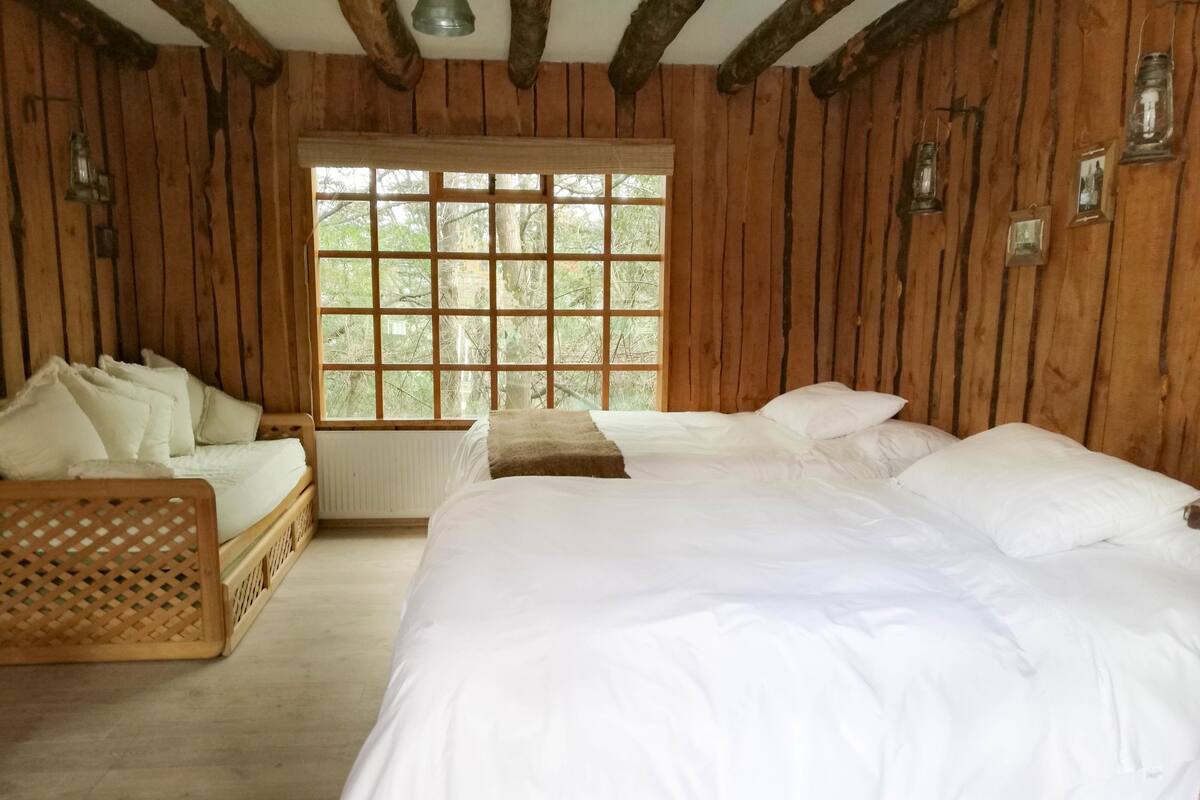 Double Room | Peralatan tempat tidur premium, gebar bulu kapas, tilam berlapik