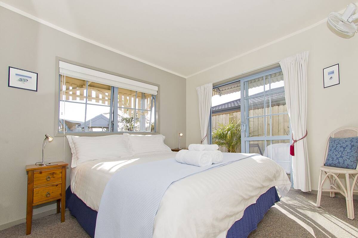 Queen Room 1