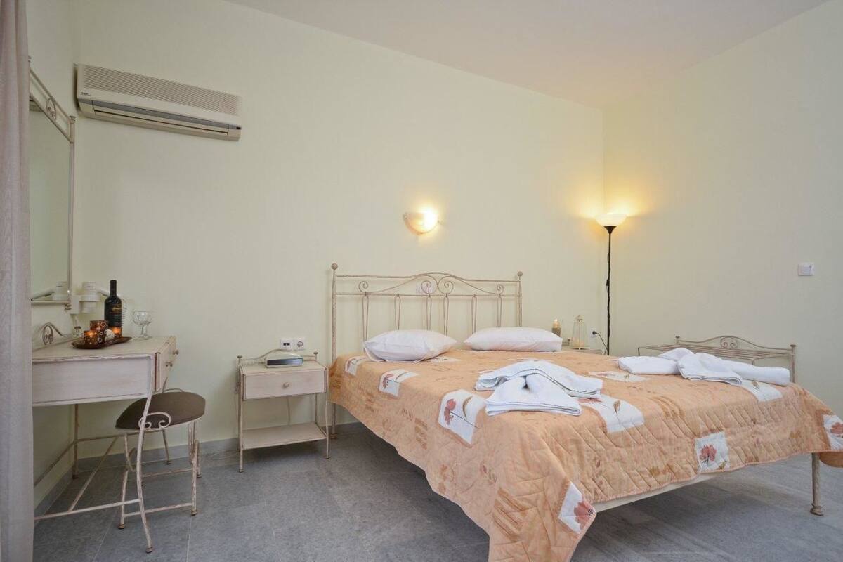 Standard Room | Premium bedding, down comforters, pillowtop beds, in-room safe
