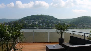 Habitación doble Confort, vista al río (Roof Terrace) | Terraza o patio