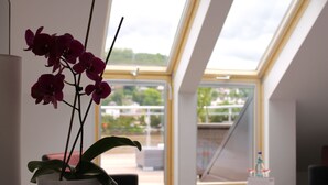 舒适双人房, 河景 (Roof Terrace) | 高档床上用品、办公桌、遮光窗帘、免费婴儿床