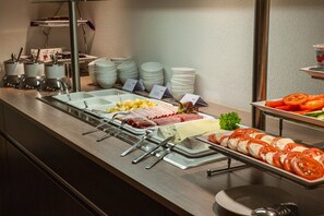 Free daily buffet breakfast - RheinHotel Arte (Remagen)