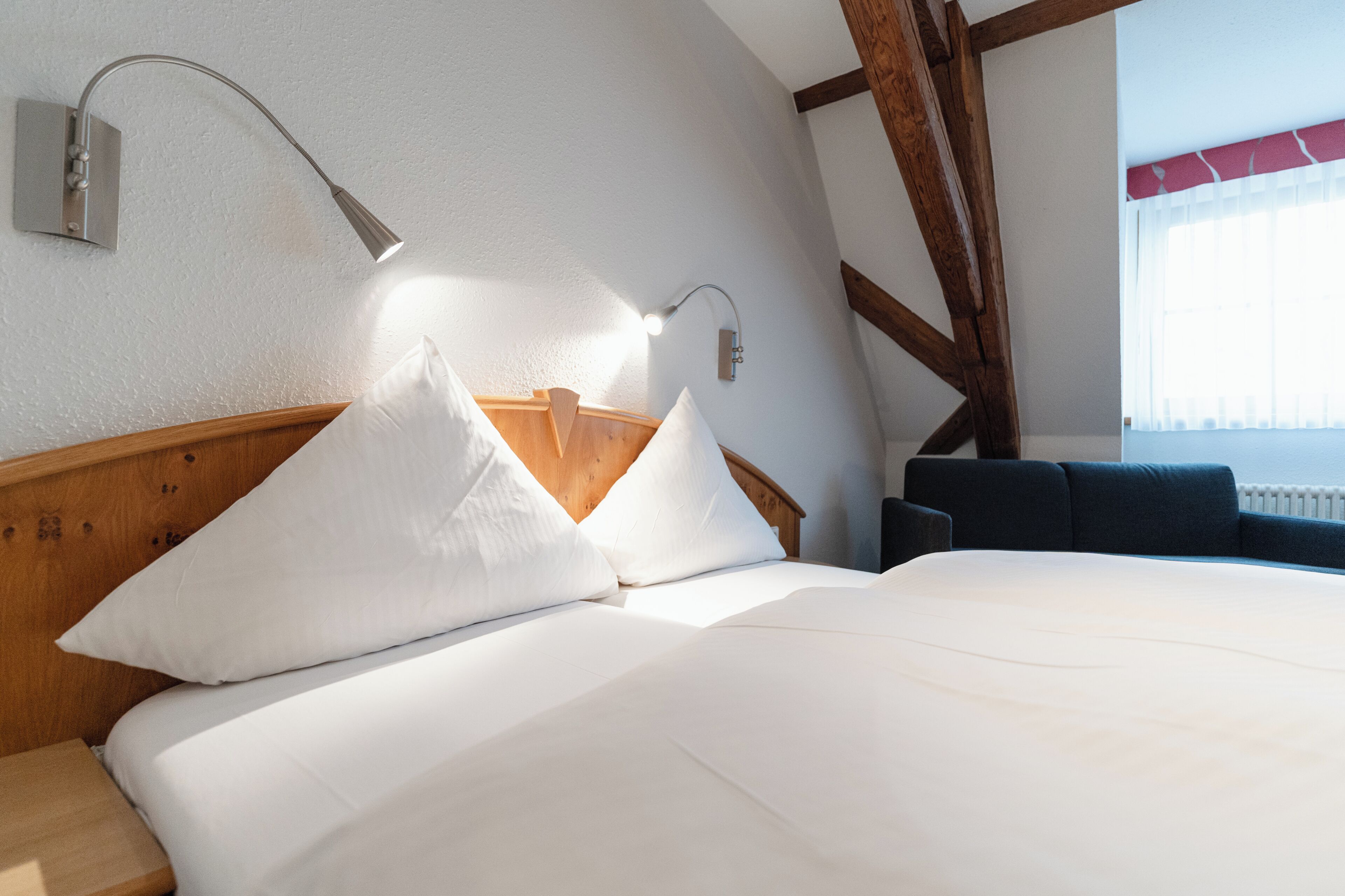 Schreibtisch, Babybetten, kostenloses WLAN, Bettwäsche