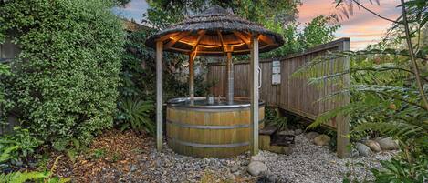 Bañera de hidromasaje exterior