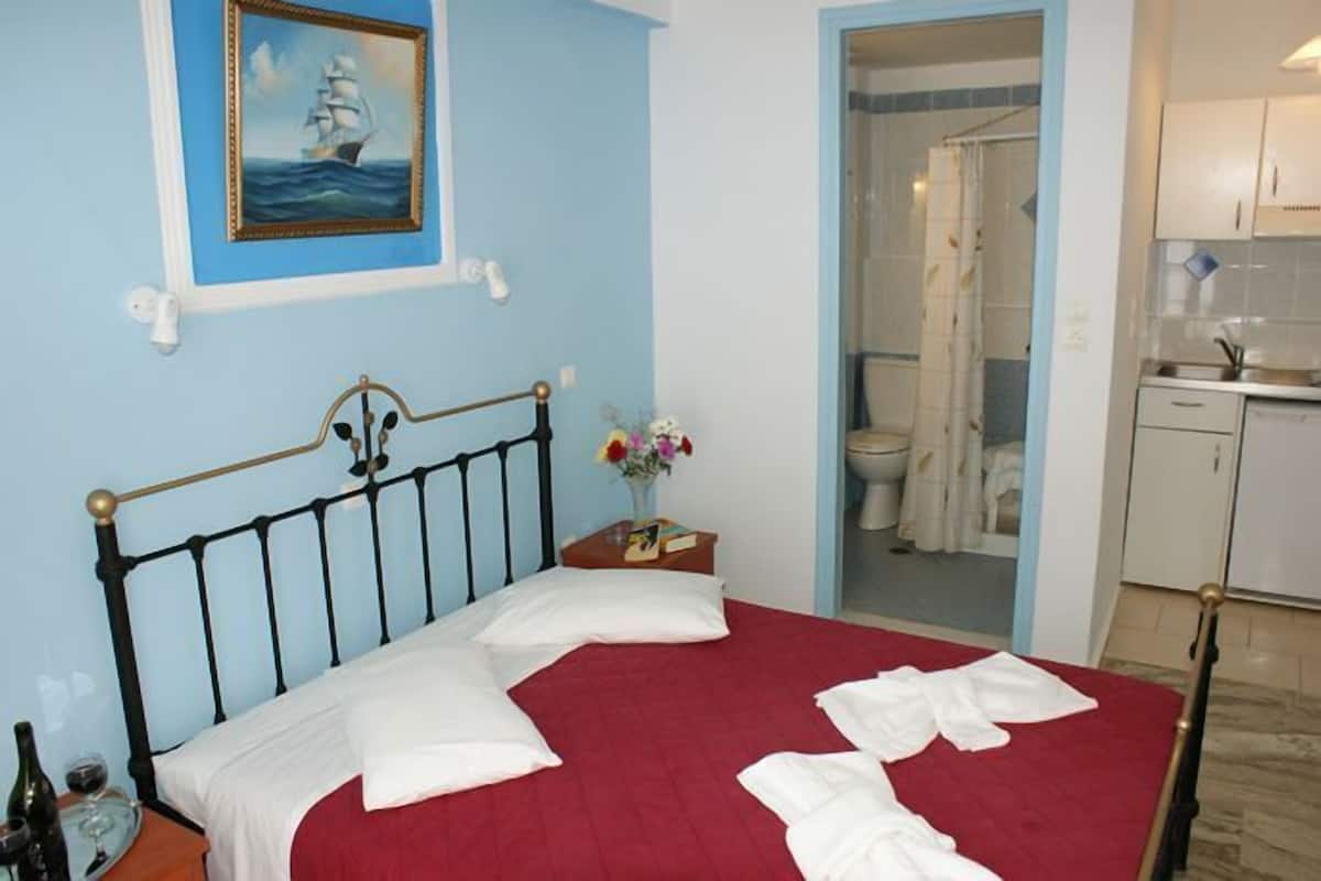 In-room safe, iron/ironing board, rollaway beds, free WiFi