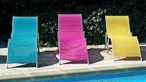 Outdoor pool - Hotel La Tablee Medievale (Civrieux-d'Azergues)