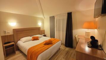 Comfort Double or Twin Room | Desk, soundproofing, free WiFi, bed sheets